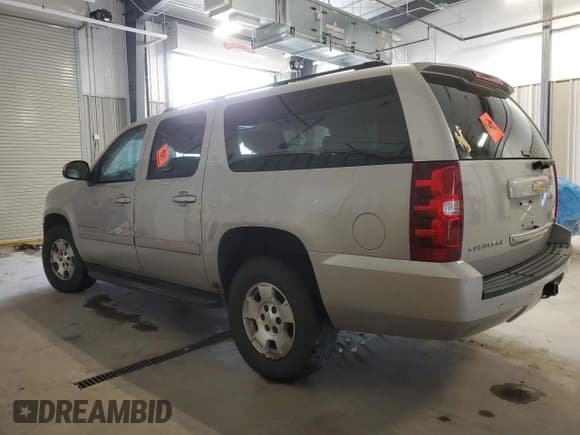 ✅ 2007 Chevrolet Suburban LT • VIN: 1GNFK16377J278806 • Lot: 69786194. Wystawiony na Copart z przebiegiem 220 764 mil. Bezpłatny archiwum sprzedaży aukcyjnych z USA i szczegółowy raport historii pojazdu na DreamBid. Zdjęcie 2.