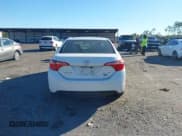 ✅ 2019 Toyota Corolla LE • VIN: 5YFBURHE1KP858068 • Lot: 43684631. Wystawiony na IAAI z przebiegiem 97 421 mil. Bezpłatny archiwum sprzedaży aukcyjnych z USA i szczegółowy raport historii pojazdu na DreamBid. Zdjęcie 16.