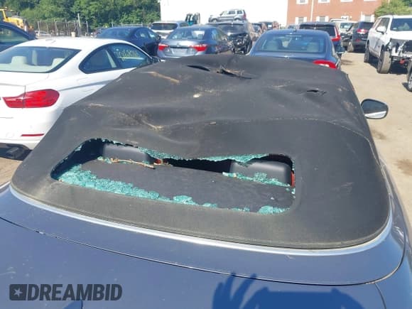 ✅ 2010 BMW 1 Series 128i • VIN: WBAUN1C53AVH81665 • Lot: 42724442. Listed on IAAI with 59,935 mi. Free auction sales archive from the USA and detailed vehicle history report at DreamBid. Image 6.