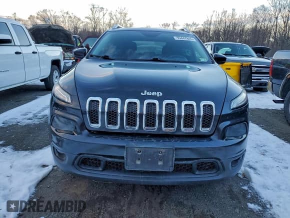 ✅ 2014 Jeep Cherokee Latitude • VIN: 1C4PJMCS3EW242754 • Lot: 95447845. Wystawiony na Copart z przebiegiem 212 874 mil. Bezpłatny archiwum sprzedaży aukcyjnych z USA i szczegółowy raport historii pojazdu na DreamBid. Zdjęcie 5.