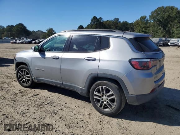 ✅ 2019 Jeep Compass Latitude • VIN: 3C4NJCBB6KT685968 • Lot: 86860365. Listed on Copart with 124,489 mi. Free auction sales archive from the USA and detailed vehicle history report at DreamBid. Image 2.