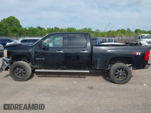 ✅ 2011 Chevrolet Silverado 2500HD LTZ • VIN: 1GC1KYC87BF210545 • Lot: 42316200. Listed on IAAI with 194,310 mi. Free auction sales archive from the USA and detailed vehicle history report at DreamBid. Image 14.