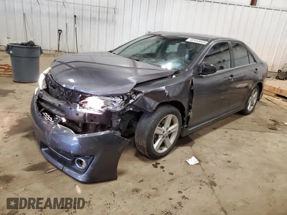 ✅ 2014 Toyota Camry SE • VIN: 4T1BF1FKXEU361298 • Lot: 92444645. Listed on Copart with 187,965 mi. Free auction sales archive from the USA and detailed vehicle history report at DreamBid. Image 1.