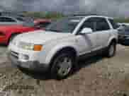 2005 Saturn VUE z VIN 5GZCZ53495S814043, wystawiony jako Copart lot #50958264 z przebiegiem 183 442 mil mil oraz Nie do naprawy • Non repairable. Historia ofert i sprzedaży dostępna na DreamBid. Obrazek 1.