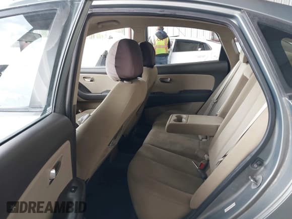 ✅ 2010 Hyundai Elantra GLS • VIN: KMHDU4AD5AU880441 • Lot: 43585641. Listed on IAAI with 200,851 mi. Free auction sales archive from the USA and detailed vehicle history report at DreamBid. Image 8.