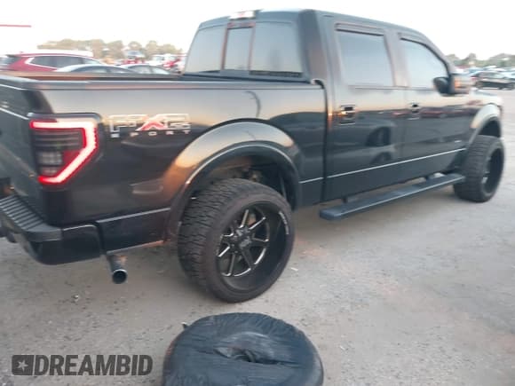 ✅ 2011 Ford F-150 XLT • VIN: 1FTFW1CTXBKD70559 • Лот: 43310055. Опубликован ранее на IAAI с пробегом 226 824 миль. Бесплатный доступ к архиву аукционных продаж из США и подробный отчёт об истории автомобиля на DreamBid. Изображение 4.