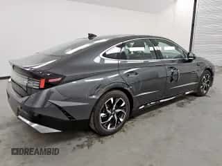 2025 Hyundai Sonata SEL with VIN KMHL64JA9SA479196, listed as a Copart auction lot 84302555 with 8,251 mi miles and Salvage title. Bid and sale history available at DreamBid. Image 3.