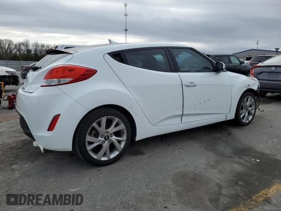 ✅ 2016 Hyundai Veloster • VIN: KMHTC6AD8GU281827 • Lot: 84548994. Wystawiony na Copart z przebiegiem 88 454 mil. Bezpłatny archiwum sprzedaży aukcyjnych z USA i szczegółowy raport historii pojazdu na DreamBid. Zdjęcie 3.