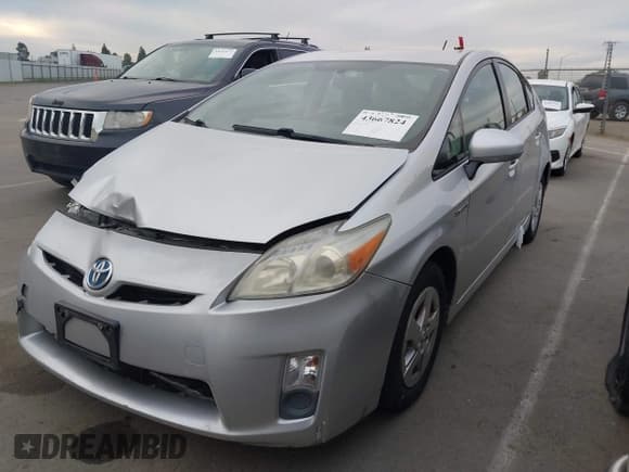 ✅ 2010 Toyota Prius III • VIN: JTDKN3DUXA0082510 • Lot: 43667824. Wystawiony na IAAI z przebiegiem 208 368 mil. Bezpłatny archiwum sprzedaży aukcyjnych z USA i szczegółowy raport historii pojazdu na DreamBid. Zdjęcie 2.