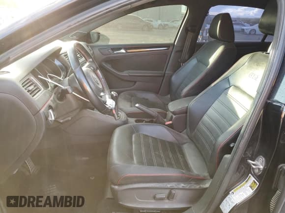 ✅ 2015 Volkswagen Jetta GLI SEL • VIN: 3VW5T7AJ8FM267306 • Lot: 78437704. Wystawiony na Copart z przebiegiem 145 241 mil. Bezpłatny archiwum sprzedaży aukcyjnych z USA i szczegółowy raport historii pojazdu na DreamBid. Zdjęcie 7.