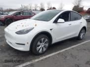 ✅ 2024 Tesla Model Y Long Range • VIN: 7SAYGDEEXRA278932 • Lot: 43653178. Wystawiony na IAAI z przebiegiem 48 598 mil. Bezpłatny archiwum sprzedaży aukcyjnych z USA i szczegółowy raport historii pojazdu na DreamBid. Zdjęcie 17.