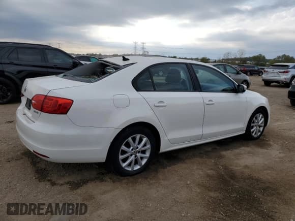 ✅ 2012 Volkswagen Jetta SE • VIN: 3VWDX7AJXCM079575 • Lot: 85899195. Listed on Copart with 136,673 mi. Free auction sales archive from the USA and detailed vehicle history report at DreamBid. Image 3.