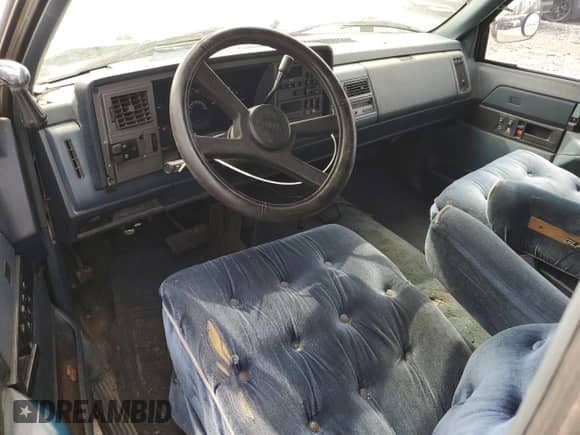 ✅ 1989 GMC Sierra 1500 • VIN: 2GTHC39K3K1532298 • Lot: 51497065. Listed on Copart with 233,797 mi. Free auction sales archive from the USA and detailed vehicle history report at DreamBid. Image 8.