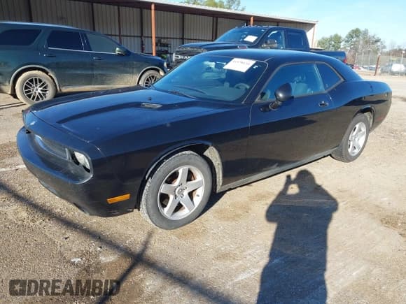 ✅ 2009 Dodge Challenger SE • VIN: 2B3LJ44V29H535946 • Lot: 41578134. Wystawiony na IAAI z przebiegiem 226 865 mil. Bezpłatny archiwum sprzedaży aukcyjnych z USA i szczegółowy raport historii pojazdu na DreamBid. Zdjęcie 2.