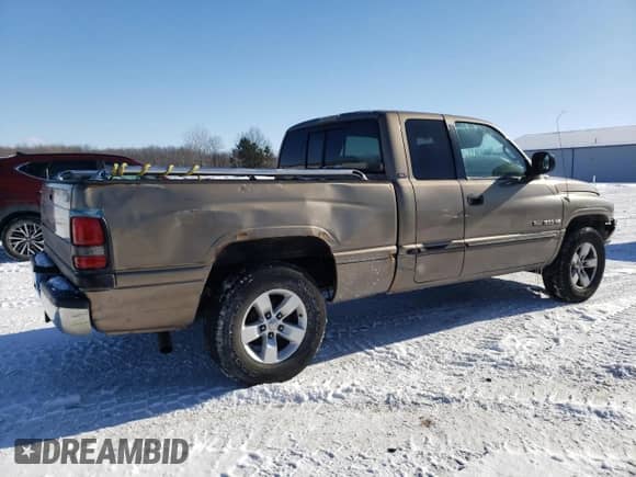 ✅ 2001 Dodge 1500 • VIN: 3B7HC13Y81G167933 • Лот: 88690105. Размещён на Copart с пробегом 340 328 миль миль. Получите бесплатный доступ к архиву аукционных продаж из США и посмотрите подробный отчёт об истории автомобиля на DreamBid. Изображение 3.