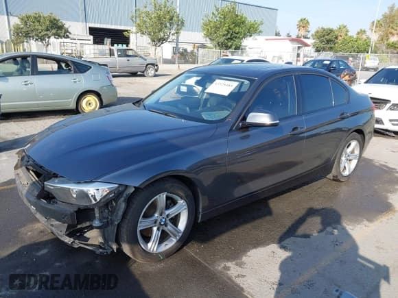 ✅ 2015 BMW 3 Series 328i • VIN: WBA3C1C59FP851874 • Lot: 43325485. Listed on IAAI with 124,003 mi. Free auction sales archive from the USA and detailed vehicle history report at DreamBid. Image 18.