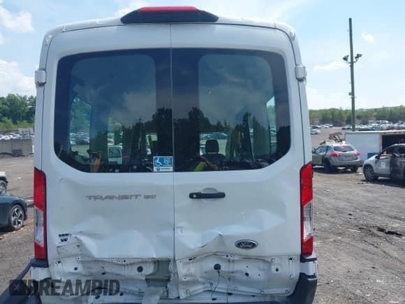 ✅ 2020 Ford Transit Passenger XL • VIN: 1FDZK1C89LKA72909 • Lot: 42695770. Wystawiony na IAAI z przebiegiem 12 765 mil. Bezpłatny archiwum sprzedaży aukcyjnych z USA i szczegółowy raport historii pojazdu na DreamBid. Zdjęcie 16.