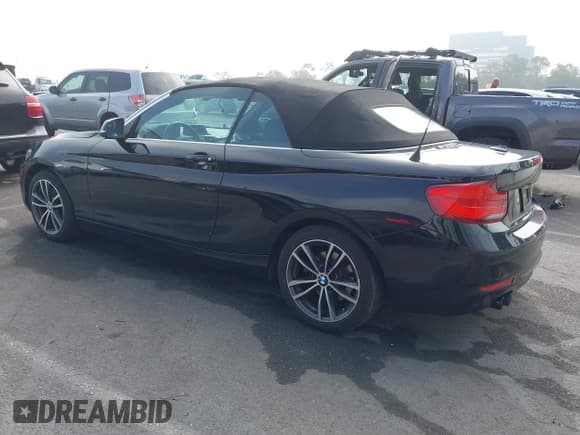 ✅ 2018 BMW 2 Series 230i • VIN: WBA2M7C52JVA97431 • Lot: 43617915. Wystawiony na IAAI z przebiegiem 67 593 mil. Bezpłatny archiwum sprzedaży aukcyjnych z USA i szczegółowy raport historii pojazdu na DreamBid. Zdjęcie 3.