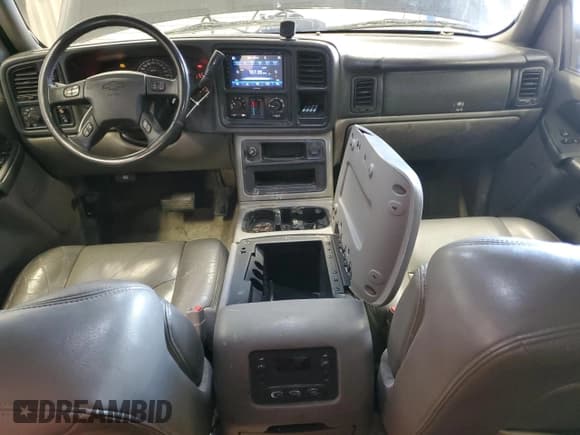 ✅ 2003 Chevrolet Suburban LS • VIN: 3GNFK16Z93G100900 • Лот: 56686365. Опубликован ранее на Copart с пробегом 236 246 миль. Бесплатный доступ к архиву аукционных продаж из США и подробный отчёт об истории автомобиля на DreamBid. Изображение 8.