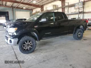 ✅ 2012 Toyota Tundra • VIN: 5TFUW5F16CX267734 • Лот: 68717365. Опубликован ранее на Copart с пробегом 180 555 миль. Бесплатный доступ к архиву аукционных продаж из США и подробный отчёт об истории автомобиля на DreamBid. Изображение 1.