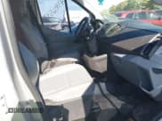 ✅ 2017 Ford Transit • VIN: 1FTYR1ZM0HKB52462 • Lot: 43436535. Wystawiony na IAAI z przebiegiem 124 695 mil. Bezpłatny archiwum sprzedaży aukcyjnych z USA i szczegółowy raport historii pojazdu na DreamBid. Zdjęcie 5.