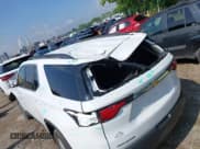 ✅ 2022 Chevrolet Traverse LT • VIN: 1GNERHKW3NJ110710 • Lot: 42376558. Wystawiony na IAAI z przebiegiem 79 115 mil. Bezpłatny archiwum sprzedaży aukcyjnych z USA i szczegółowy raport historii pojazdu na DreamBid. Zdjęcie 6.