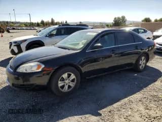 2015 Chevrolet Impala LS z VIN 2G1WA5E38F1108492, wystawiony jako Copart lot #81808345 z przebiegiem 164 849 mil mil oraz Czysty tytuł • Clean title. Historia ofert i sprzedaży dostępna na DreamBid. Obrazek 1.