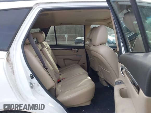 ✅ 2011 Hyundai Santa Fe Limited • VIN: 5XYZKDAG5BG009438 • Lot: 43882193. Listed on IAAI with 259,110 mi. Free auction sales archive from the USA and detailed vehicle history report at DreamBid. Image 8.