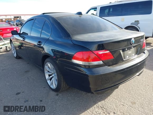 ✅ 2007 BMW 7 Series 750i • VIN: WBAHL83517DT10254 • Lot: 43520840. Wystawiony na IAAI z przebiegiem 119 034 mil. Bezpłatny archiwum sprzedaży aukcyjnych z USA i szczegółowy raport historii pojazdu na DreamBid. Zdjęcie 3.