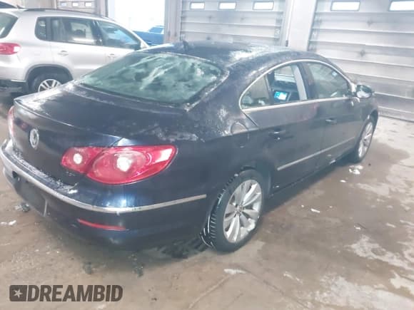 ✅ 2012 Volkswagen CC Sport • VIN: WVWMN7AN9CE501126 • Lot: 43829443. Wystawiony na IAAI z przebiegiem 96 285 mil. Bezpłatny archiwum sprzedaży aukcyjnych z USA i szczegółowy raport historii pojazdu na DreamBid. Zdjęcie 4.
