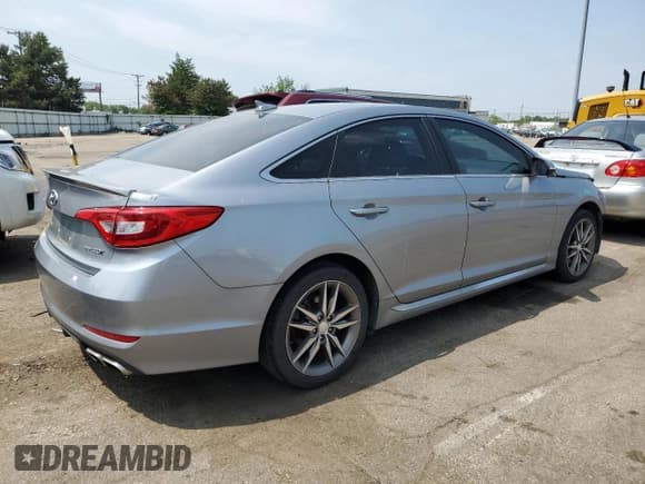 ✅ 2017 Hyundai Sonata Sport • VIN: 5NPE34AB7HH575599 • Лот: 53259343. Опубликован ранее на Copart с пробегом 133 396 миль. Бесплатный доступ к архиву аукционных продаж из США и подробный отчёт об истории автомобиля на DreamBid. Изображение 3.