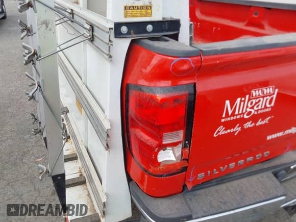 2019 Chevrolet Silverado 2500HD Work Truck z VIN 2GC2CREG5K1172364, wystawiony jako IAAI lot #43347516 z przebiegiem 198 667 mil mil oraz . Historia ofert i sprzedaży dostępna na DreamBid. Obrazek 1.