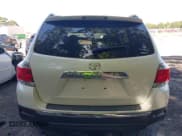 ✅ 2013 Toyota Highlander • VIN: 5TDZA3EH4DS035826 • Lot: 42712520. Listed on IAAI with 110,751 mi. Free auction sales archive from the USA and detailed vehicle history report at DreamBid. Image 16.