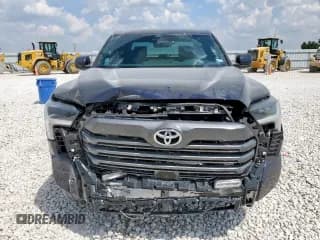 ✅ 2025 Toyota Tundra Limited • VIN: 5TFJA5DB5SX331094 • Лот: 81242595. Опубликован ранее на Copart с пробегом 2 866 миль. Бесплатный доступ к архиву аукционных продаж из США и подробный отчёт об истории автомобиля на DreamBid. Изображение 5.