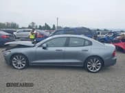 ✅ 2019 Volvo S60 Momentum • VIN: 7JRA22TK6KG012933 • Lot: 43132892. Wystawiony na IAAI z przebiegiem 30 712 mil. Bezpłatny archiwum sprzedaży aukcyjnych z USA i szczegółowy raport historii pojazdu na DreamBid. Zdjęcie 14.