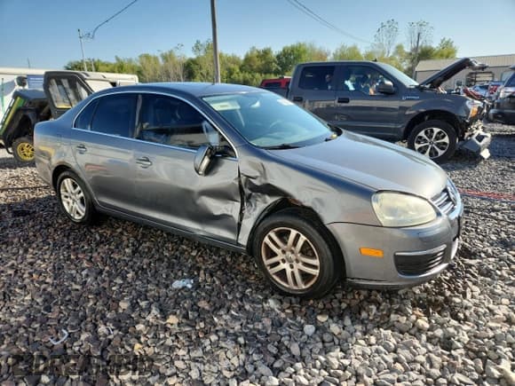 ✅ 2007 Volkswagen Jetta 2.5 • VIN: 3VWSF71K37M005746 • Лот: 83950465. Опубликован ранее на Copart с пробегом 225 009 миль. Бесплатный доступ к архиву аукционных продаж из США и подробный отчёт об истории автомобиля на DreamBid. Изображение 4.