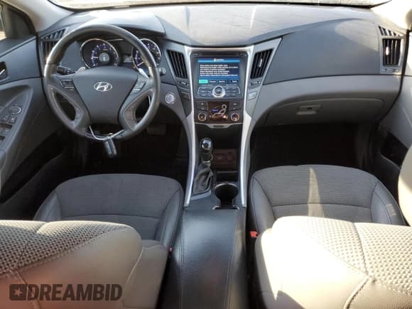 ✅ 2013 Hyundai Sonata SE • VIN: 5NPEC4AC2DH795655 • Lot: 76769834. Listed on Copart with 175,783 mi. Free auction sales archive from the USA and detailed vehicle history report at DreamBid. Image 8.
