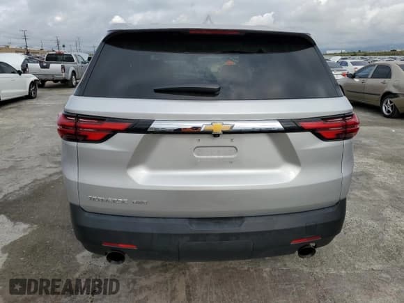 ✅ 2022 Chevrolet Traverse LS • VIN: 1GNEVFKWXNJ133045 • Lot: 45337934. Wystawiony na Copart z przebiegiem 40 186 mil. Bezpłatny archiwum sprzedaży aukcyjnych z USA i szczegółowy raport historii pojazdu na DreamBid. Zdjęcie 6.