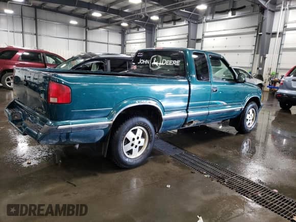 1997 Chevrolet S-10 LS с VIN 1GCDT19X8V8105893, выставлен на аукционе Copart как лот 74673924 с пробегом 217 046 миль миль и Списание • Salvage title. История ставок и продаж доступна на DreamBid. Изображение 3.
