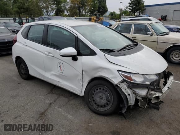 ✅ 2020 Honda Fit LX • VIN: 3HGGK5H46LM702033 • Lot: 84004605. Listed on Copart with 232,335 mi. Free auction sales archive from the USA and detailed vehicle history report at DreamBid. Image 4.