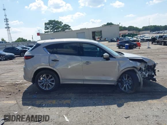 ✅ 2025 Mazda CX-5 S Premium Plus • VIN: JM3KFBEM9S0615154 • Lot: 42813043. Wystawiony na IAAI z przebiegiem 3 319 mil. Bezpłatny archiwum sprzedaży aukcyjnych z USA i szczegółowy raport historii pojazdu na DreamBid. Zdjęcie 13.