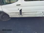 ✅ 2017 Ford Transit XL • VIN: 1FBZX2ZM5HKA56444 • Lot: 43567120. Wystawiony na IAAI z przebiegiem 183 059 mil. Bezpłatny archiwum sprzedaży aukcyjnych z USA i szczegółowy raport historii pojazdu na DreamBid. Zdjęcie 6.