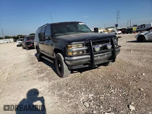 ✅ 1999 Chevrolet Suburban • VIN: 3GNFK16R8XG250888 • Lot: 74305324. Wystawiony na Copart z przebiegiem 208 707 mil. Bezpłatny archiwum sprzedaży aukcyjnych z USA i szczegółowy raport historii pojazdu na DreamBid. Zdjęcie 11.