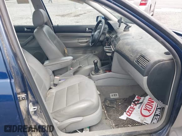 ✅ 2003 Volkswagen Jetta GLS • VIN: 3VWSP69M03M097275 • Lot: 41951322. Wystawiony na IAAI z przebiegiem 256 398 mil. Bezpłatny archiwum sprzedaży aukcyjnych z USA i szczegółowy raport historii pojazdu na DreamBid. Zdjęcie 5.