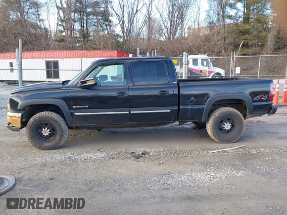 ✅ 2005 Chevrolet Silverado 2500HD LS • VIN: 1GCHK23U35F826160 • Lot: 41564415. Wystawiony na IAAI z przebiegiem 204 623 mil. Bezpłatny archiwum sprzedaży aukcyjnych z USA i szczegółowy raport historii pojazdu na DreamBid. Zdjęcie 14.
