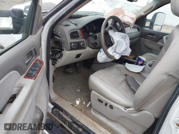 ✅ 2011 Chevrolet Silverado 2500HD LTZ • VIN: 1GC1KYC85BF127809 • Lot: 41846872. Listed on IAAI with 247,513 mi. Free auction sales archive from the USA and detailed vehicle history report at DreamBid. Image 5.