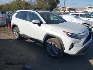 ✅ 2025 Toyota RAV4 XLE Premium • VIN: 2T3C1RFV8SW386442 • Lot: 43475228. Listed on IAAI with 6,532 mi. Free auction sales archive from the USA and detailed vehicle history report at DreamBid. Image 1.