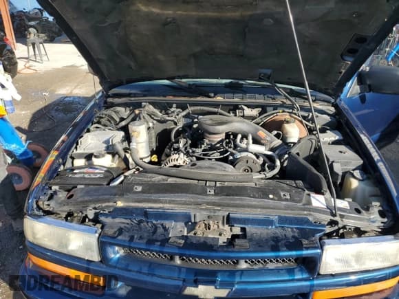 ✅ 2001 Chevrolet S-10 LS • VIN: 1GCCS19W918122900 • Лот: 85318274. Опубликован ранее на Copart с пробегом 226 362 миль. Бесплатный доступ к архиву аукционных продаж из США и подробный отчёт об истории автомобиля на DreamBid. Изображение 11.