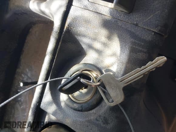 ✅ 1997 Toyota T100 SR5 • VIN: JT4UN24D4V0050127 • Lot: 42279483. Wystawiony na IAAI z przebiegiem 208 345 mil. Bezpłatny archiwum sprzedaży aukcyjnych z USA i szczegółowy raport historii pojazdu na DreamBid. Zdjęcie 11.