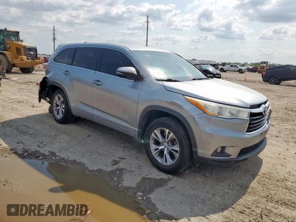 ✅ 2014 Toyota Highlander LE • VIN: 5TDZKRFH5ES022955 • Lot: 71665235. Listed on Copart with 190,031 mi. Free auction sales archive from the USA and detailed vehicle history report at DreamBid. Image 4.